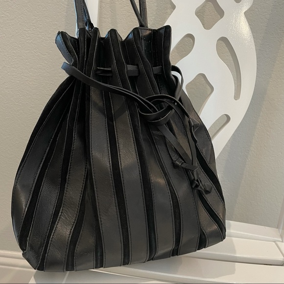 Zara Leather Bag. - Picture 5 of 8